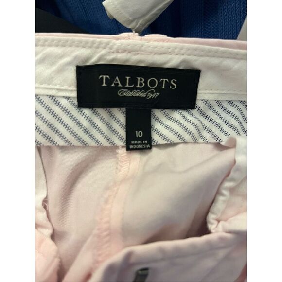 Talbots Light Pink Chino Shorts. Button and clasp. Size 10 - Picture 2 of 5